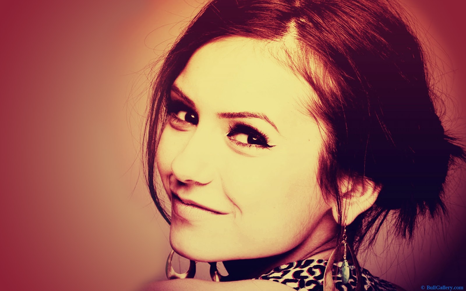 http://4.bp.blogspot.com/-LdMZnxn69WA/UGK8macMqUI/AAAAAAAAEtc/lR3uxYUzCHc/s1600/Nina-Dobrev-Desktop-Wallpapers.jpg