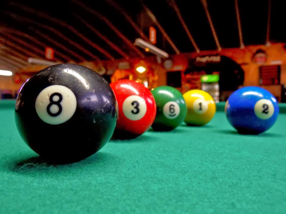 JUGAR BILLAR POOL jugar billar pool: