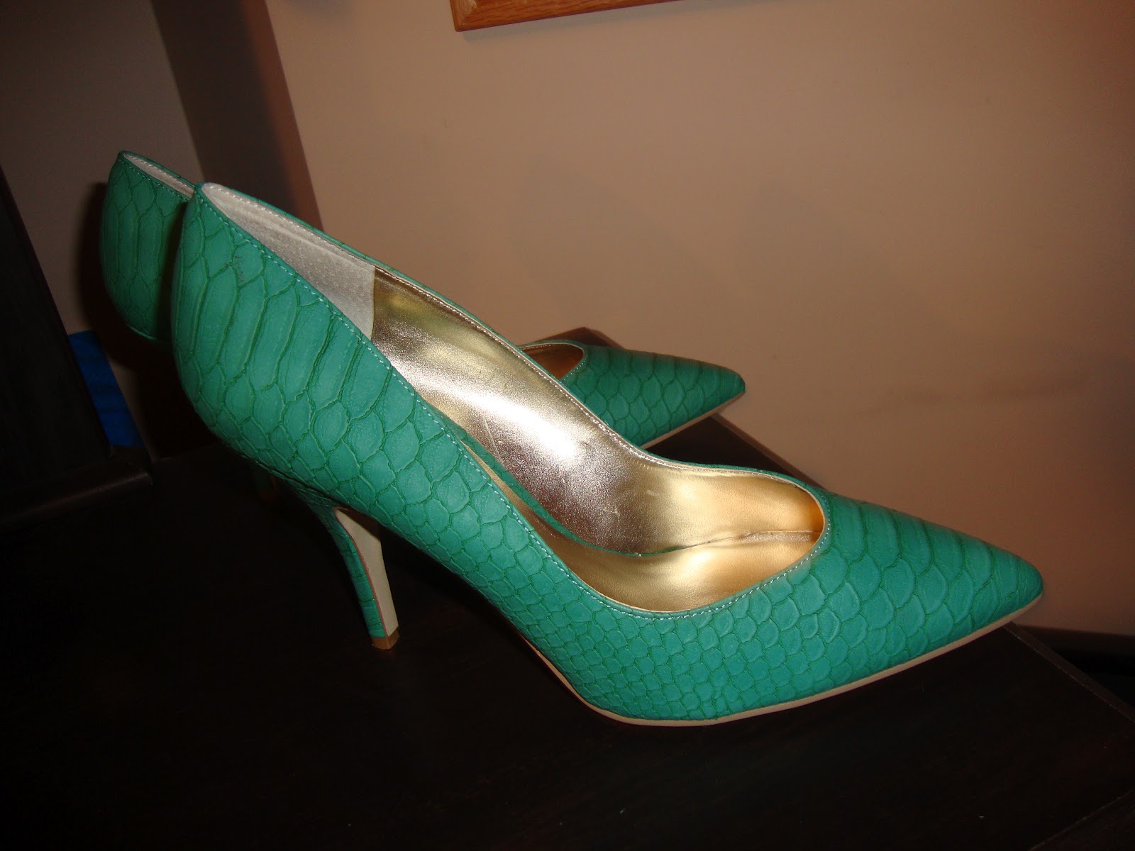 Dimples & Fashion Lava "Kelly Green" Pumps