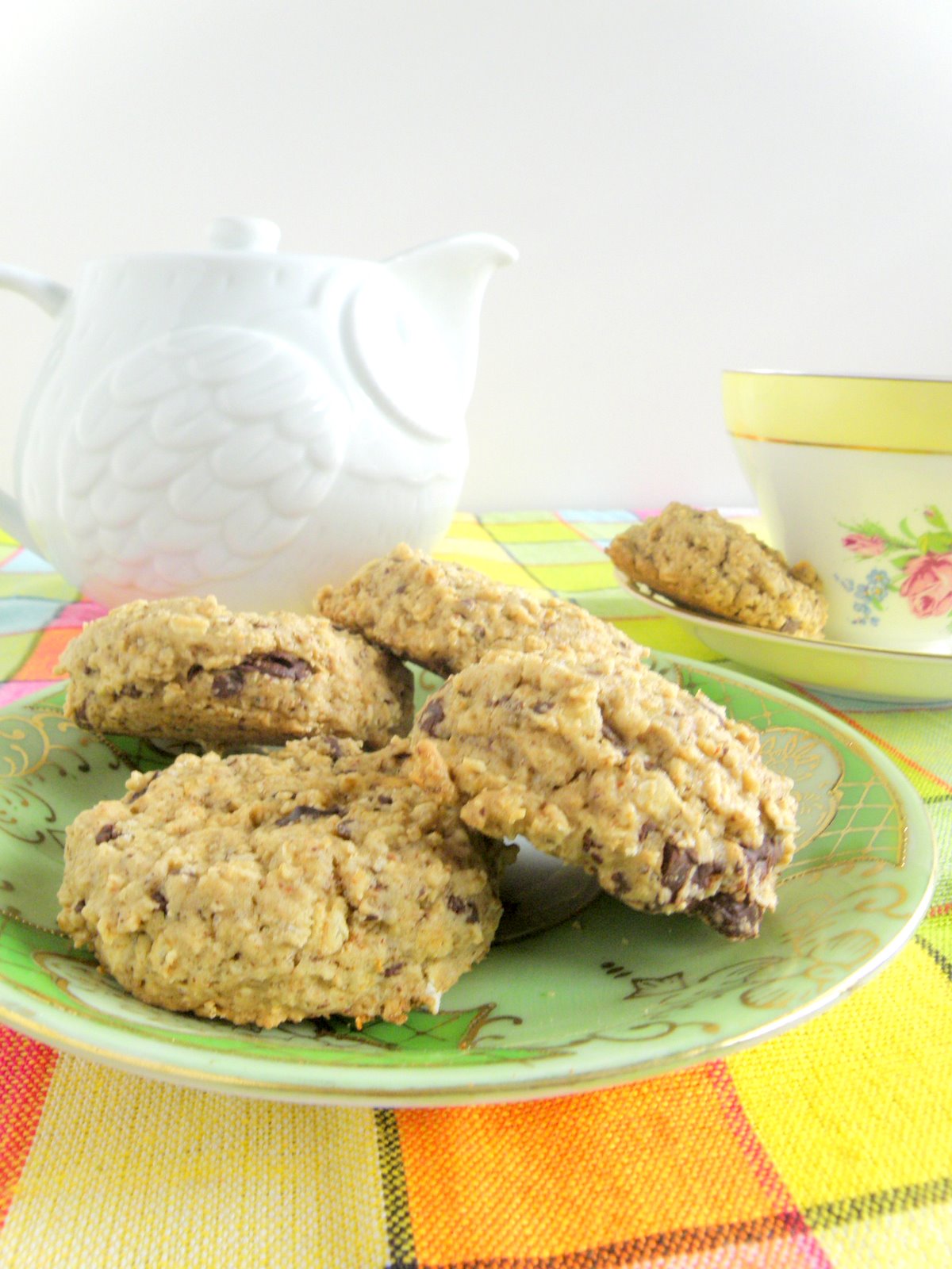 delicuteessen Vegan Almond Butter Oatmeal Cookies