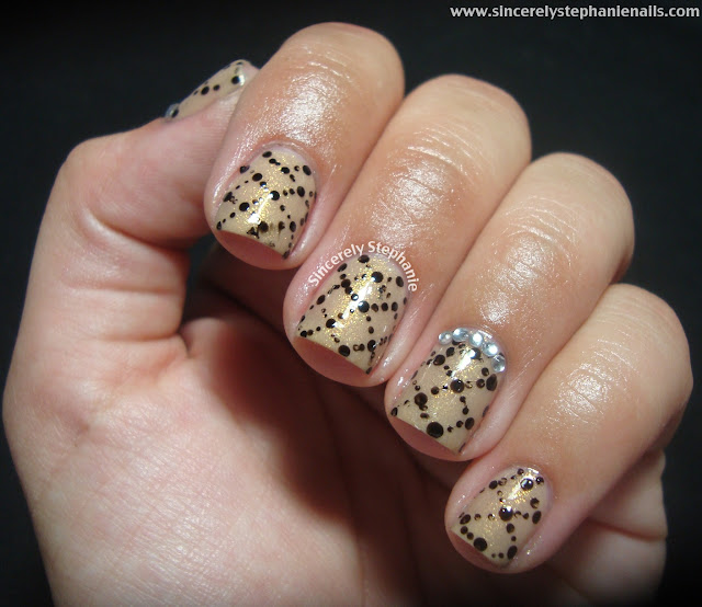 dot nail art