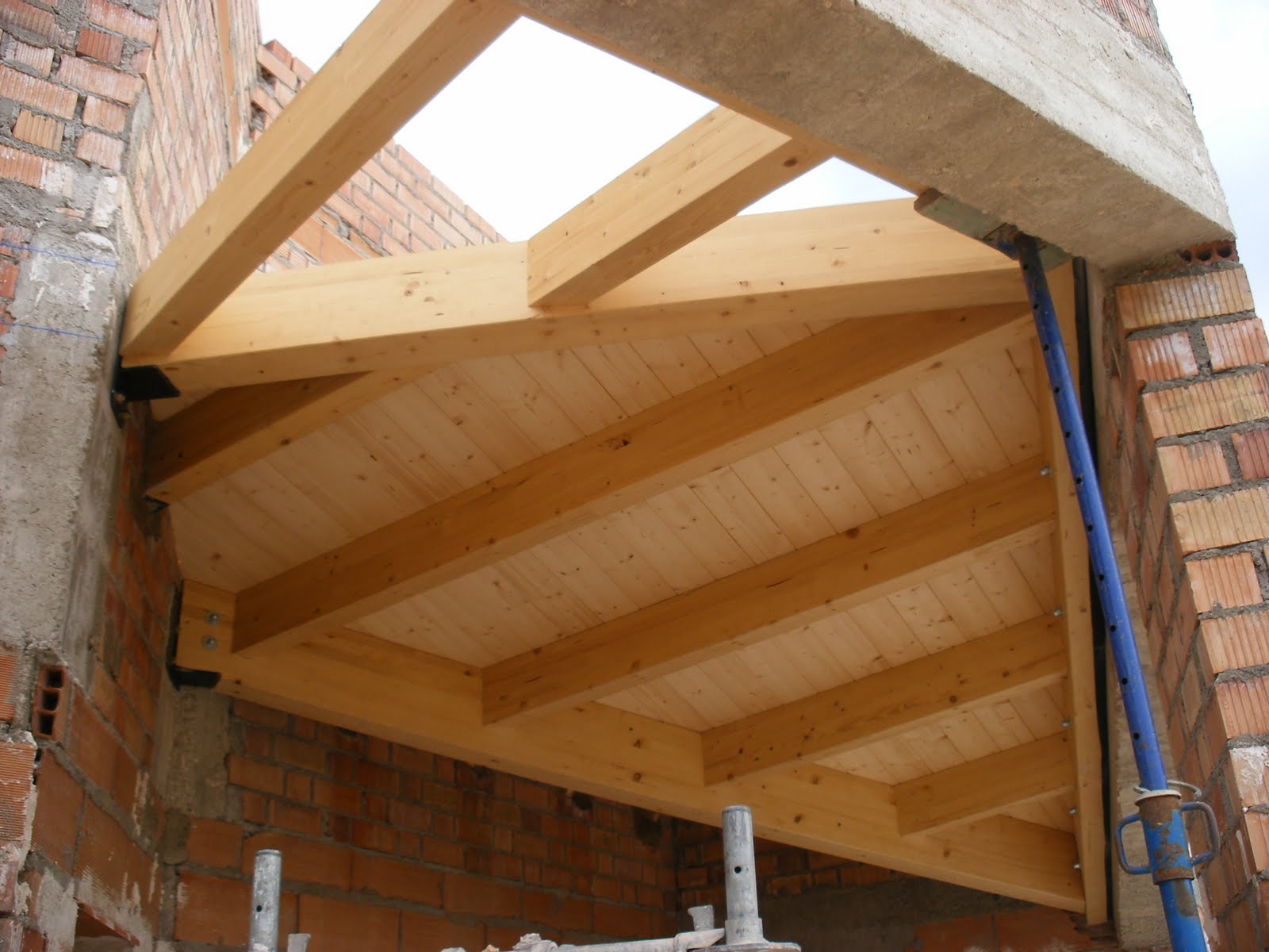 Construyendo la casa bioclimática: 12. Construcción 5b. Estructura de