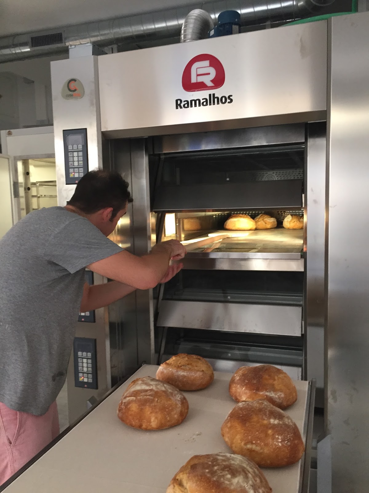 HORNOS DE PANADERÍA cobamaq, montaje de obrador BIGA Panadería Cobamaq