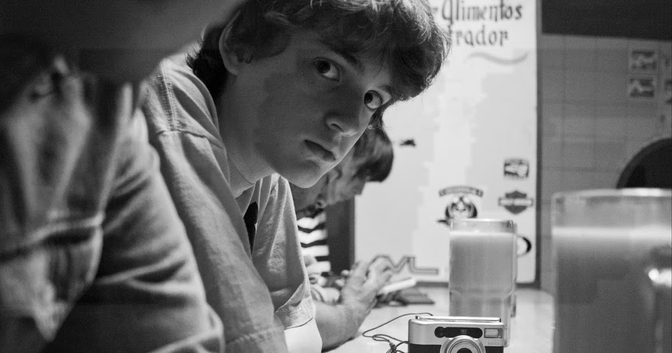 SCREEN ON SCREEN REVIEW GUEROS (ALONSO RUIZPALACIOS)