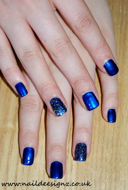 naildeesignz blue with glitter