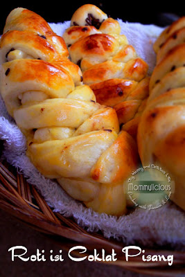 Roti isi coklat pisang Roti isi coklat pisang