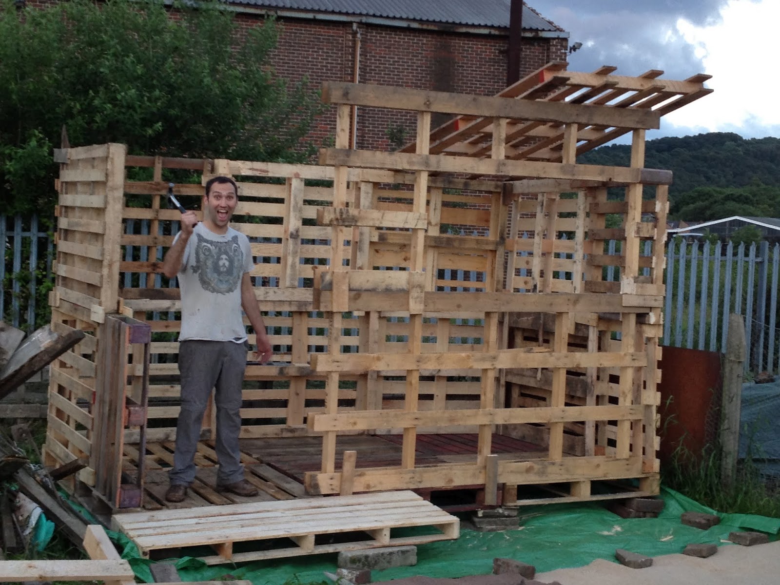 My Yorkshire Allotment: The Pallet shed build