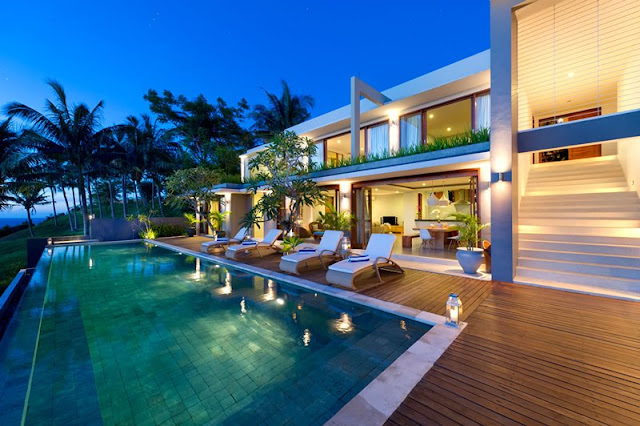 Picture of modern rental home, Malimbu Cliff Villa at sunset from the terrace