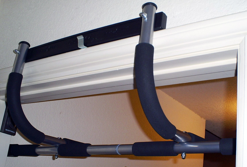 Iron_Gym_Workout_Bar.jpg