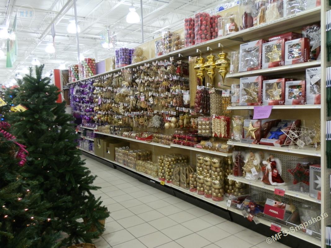 MFS - SNAPSHOTS: CHRISTMAS TIME IN STORES (26 Snapshots)
