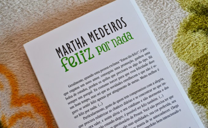 Feliz por Nada Parte de trás do livro Feliz por Nada Martha Medeiros