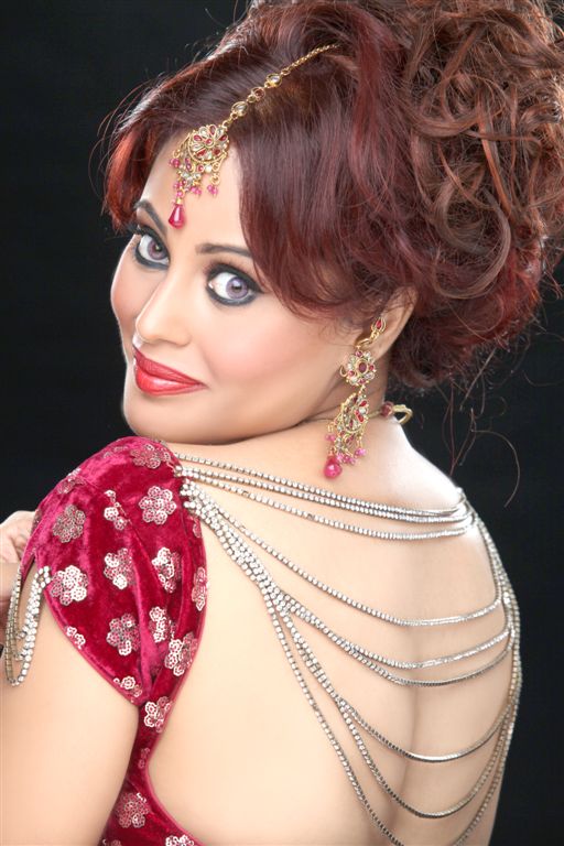 Madhuri Dixit look alike Loveleen Tetarbe wants bold Roles in Bollywood