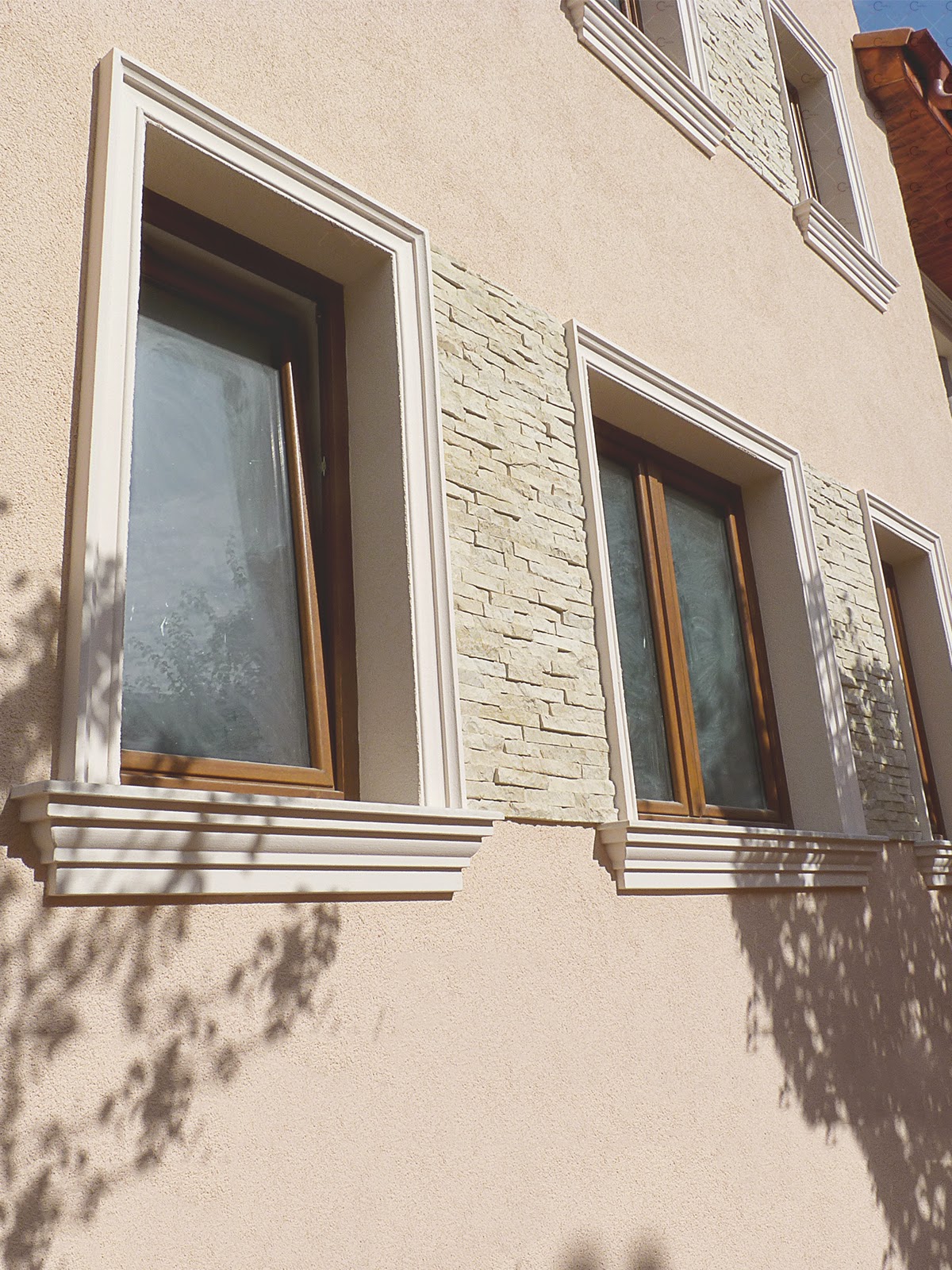 Ferestre Exterior cu Profile Decorative din Polistiren Ferestre Exterior cu Profile Decorative din Polistiren, ancadramente polistiren
