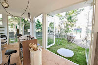 Tokyo Curved Wall House Design With A Bright White Facade And Lots of Glazing Tokyo Curved Wall House Design With A Bright White Facade And Lots of Glazing