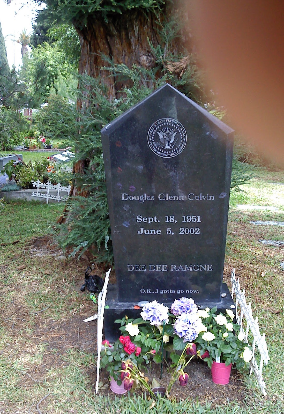In Memoriam - Gravesites of the Famous and Infamous: DEE DEE RAMONE