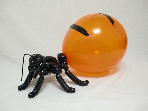 14-Honeypot-Ant-Masayoshi-Matsumoto-isopresso-3D-Balloon-Sculptures-Animals-Insects-and-Human-www-designstack-co