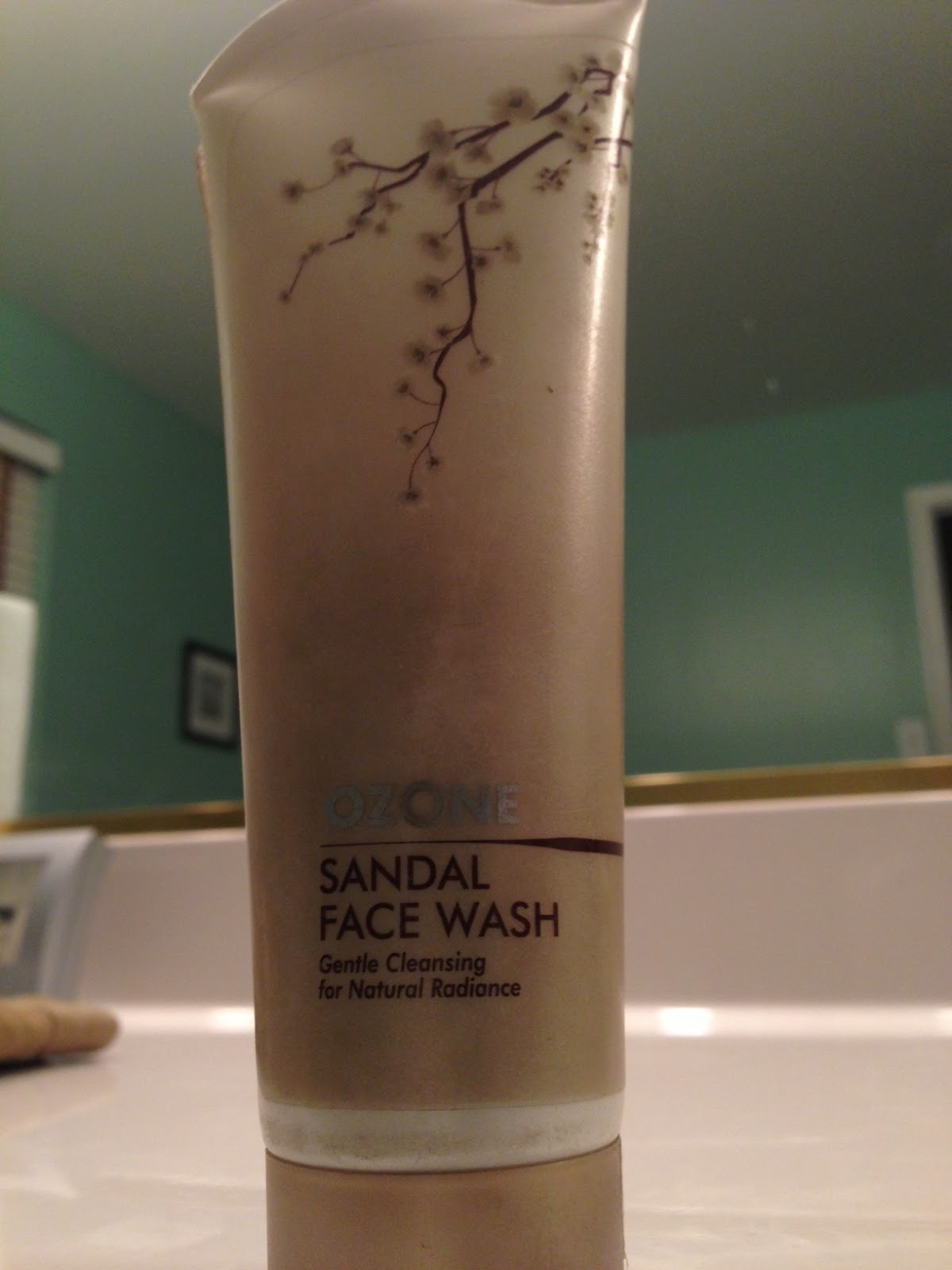DhoomLuck! Ozone Sandal Face Wash