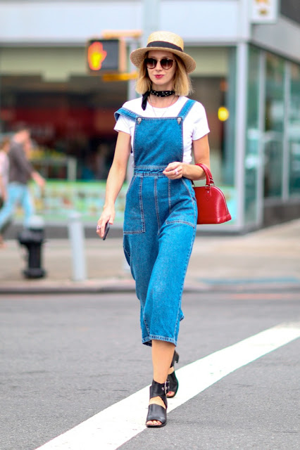 Peto vaquero street style Peto vaquero street style