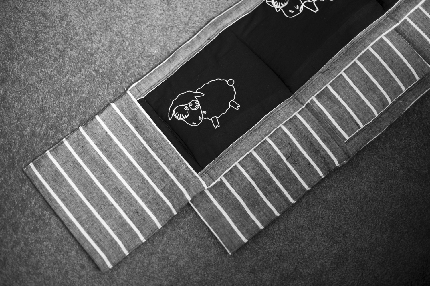 Chromatophobic Reversible Cot Bumper Tutorial