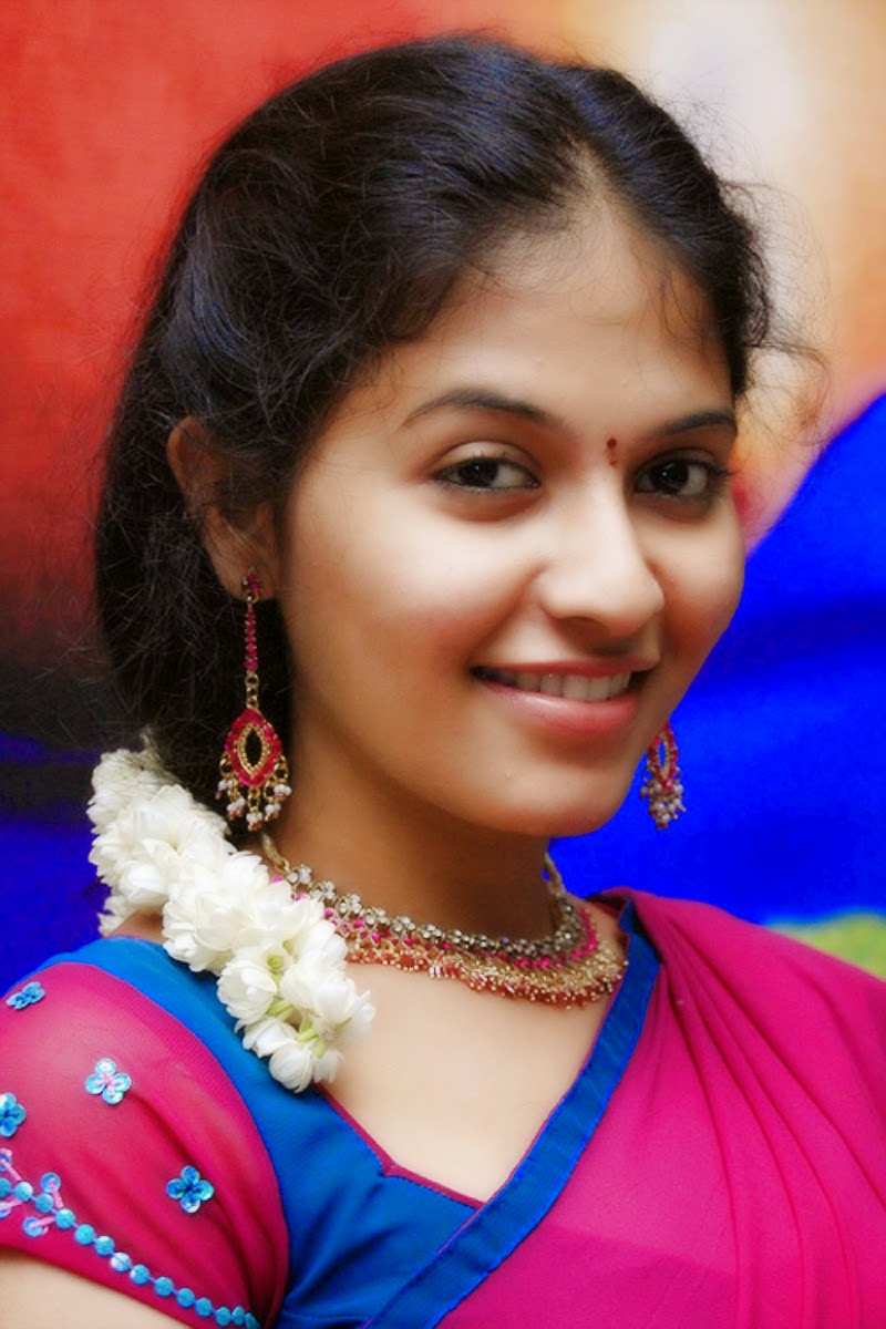 South indian actress anjali in half saree cute homely actress large photos.