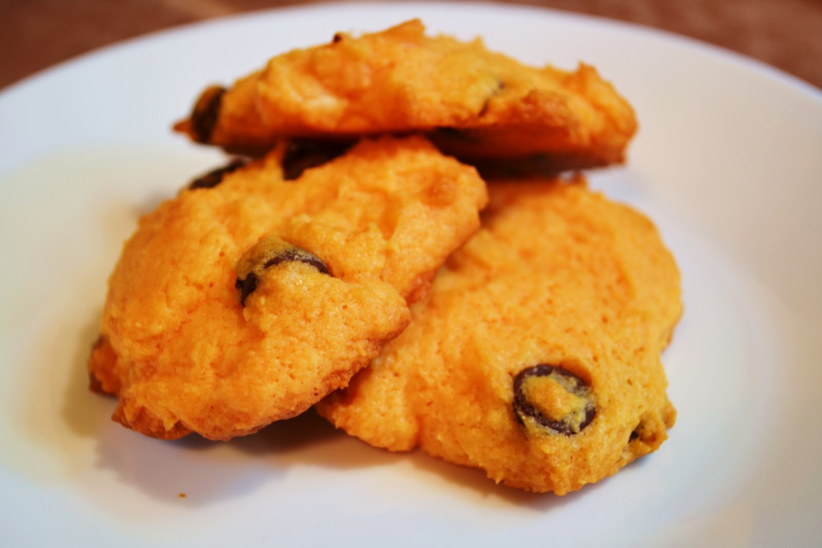 Simple Savory & Satisfying Creamsicle Chocolate Chip Cookies (Cream