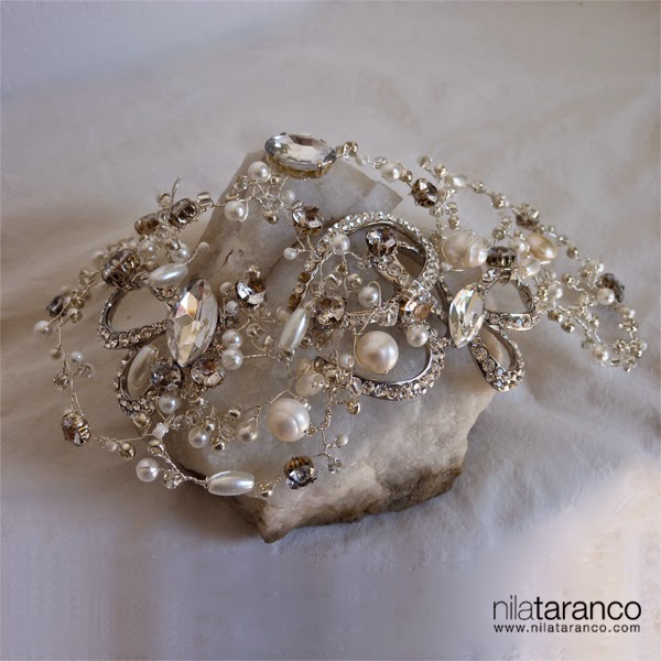 Tocado para novia de brillantes y perlas by nila taranco