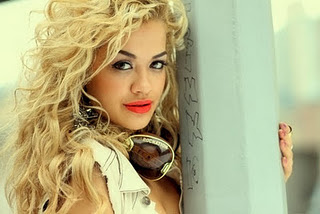 DJ Fresh - Hot Right Now Lyrics + Letras + Lirik + Tekst + Text + Testo + Paroles + Source: Lyrics-Video-Music.blogspot.com + Video Music Song Lyrics DJ Fresh - Hot Right Now