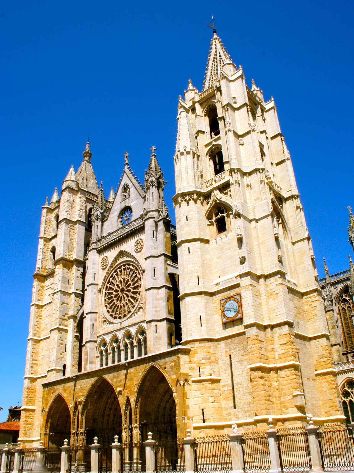 Buscando Montsalvat La importancia del Templo