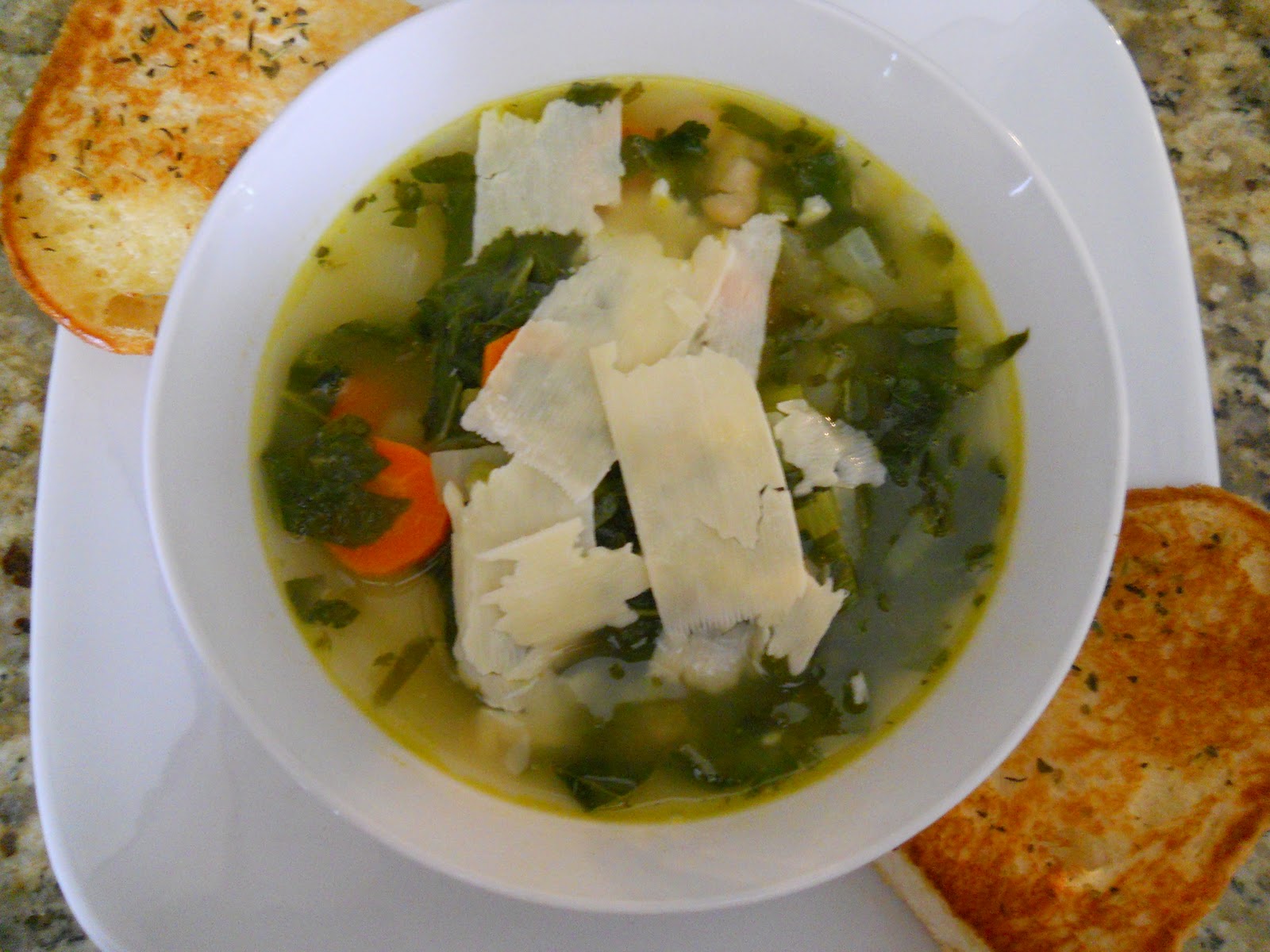 Fergie's Bites Collard Greens and White Bean Soup