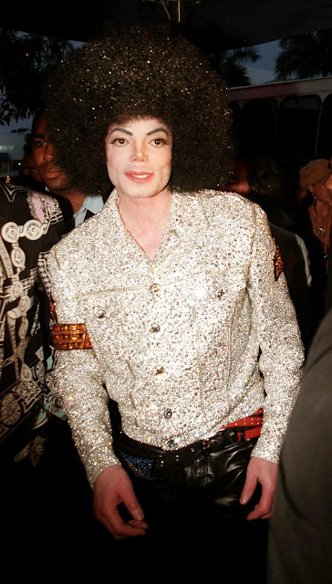 Michael Jackson na festa de aniversário para Al Malnik | 14 de Junho de 2003  Michael+Jackson+At+a+birthday+party+for+Al+Malnik+at+The+Forge+in+Miami+14+june+2004+%288%29