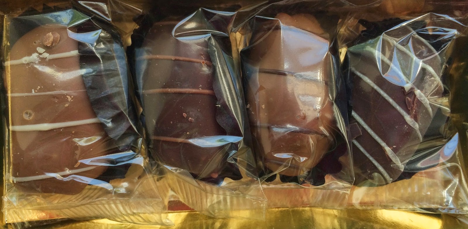 chocolate covered dates with almonds dubai