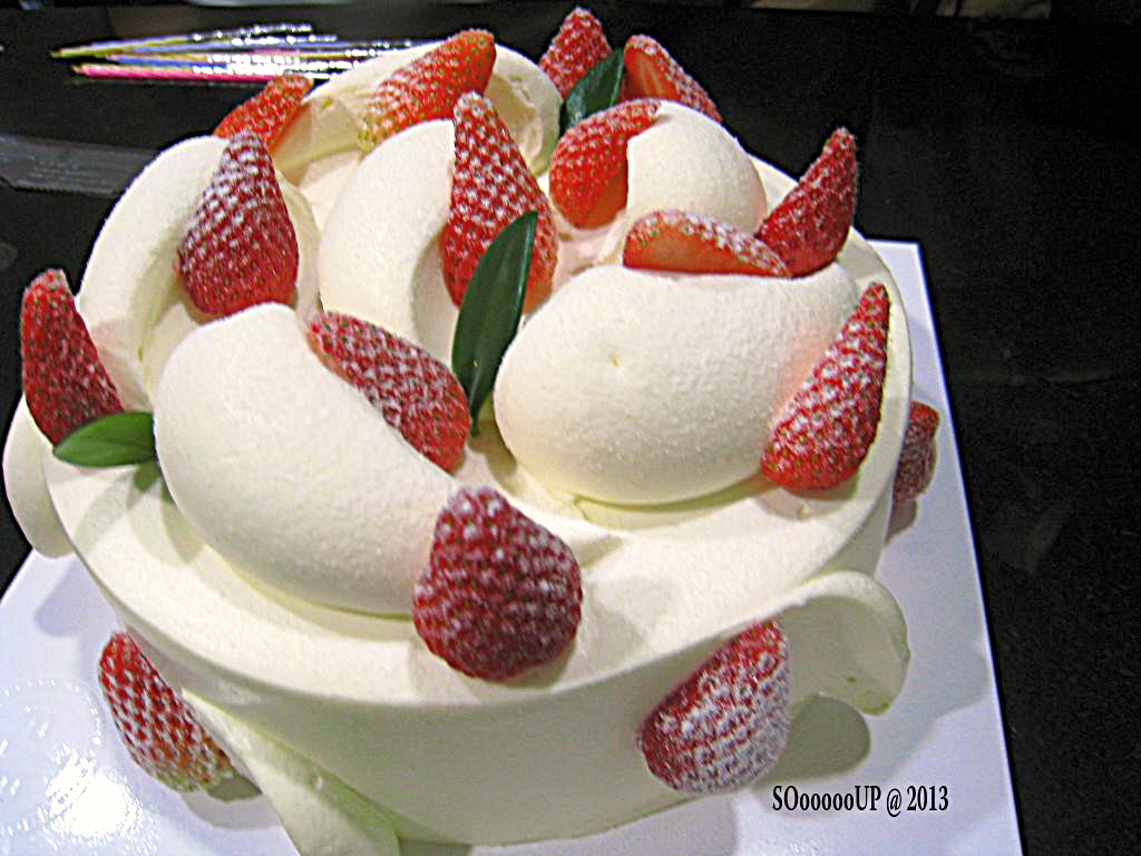 SOoooooUP STRAWBERRY CAKE