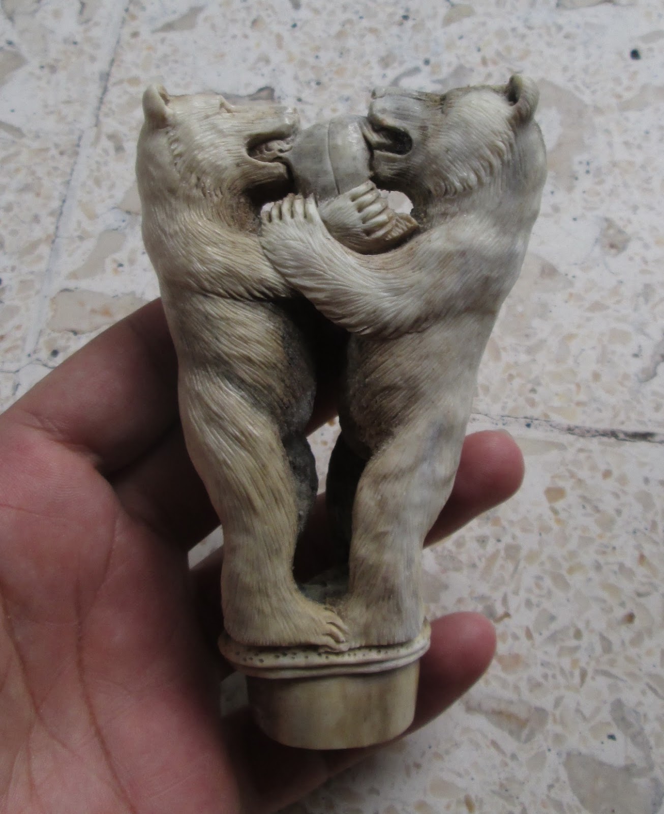 Salmon Fighting Bear Handle Carving Salmon Fighting Bear Handle Carving