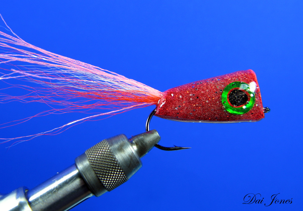 Flies step by step Bass rattle crease fly.
