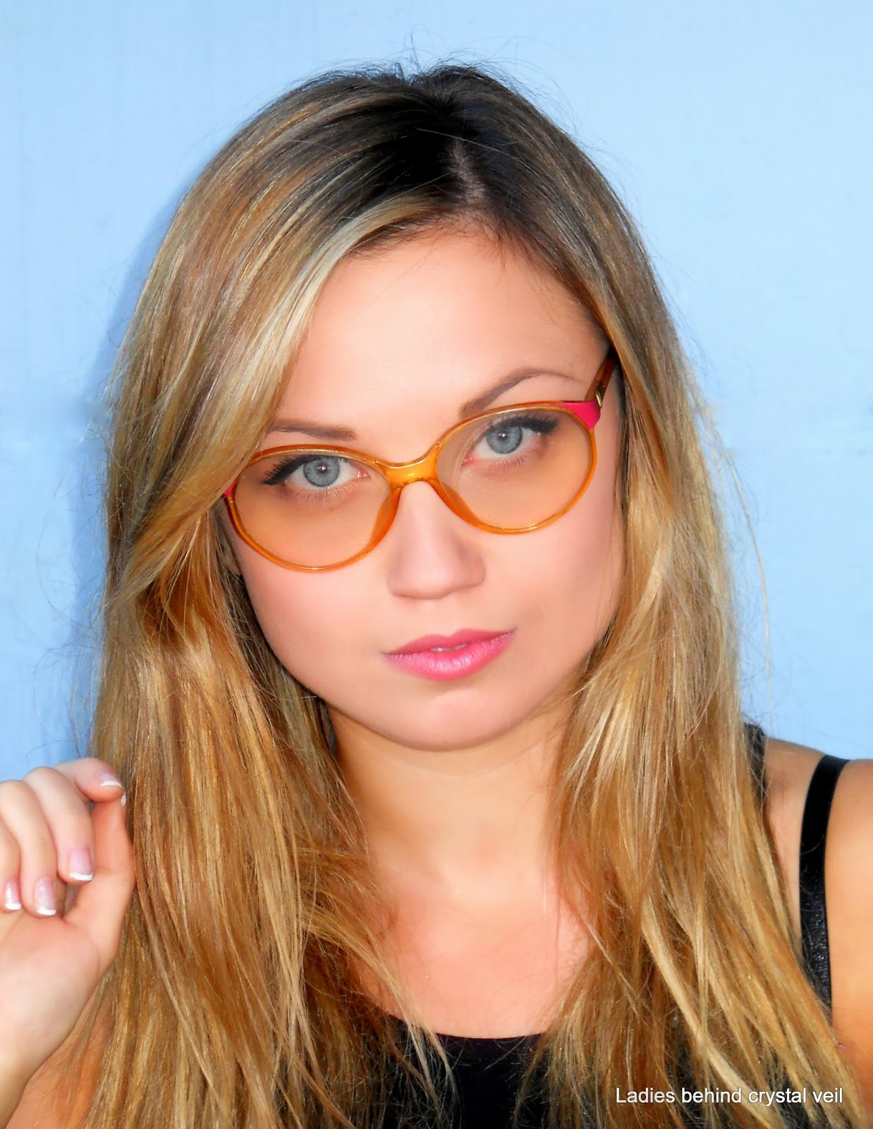 Lovely ladies behind crystal veil: Colleen 065