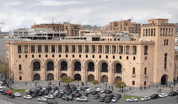 Gobierno de Armenia aprueba programa 2014-2017