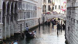 Deux des 455 ponts de Venise