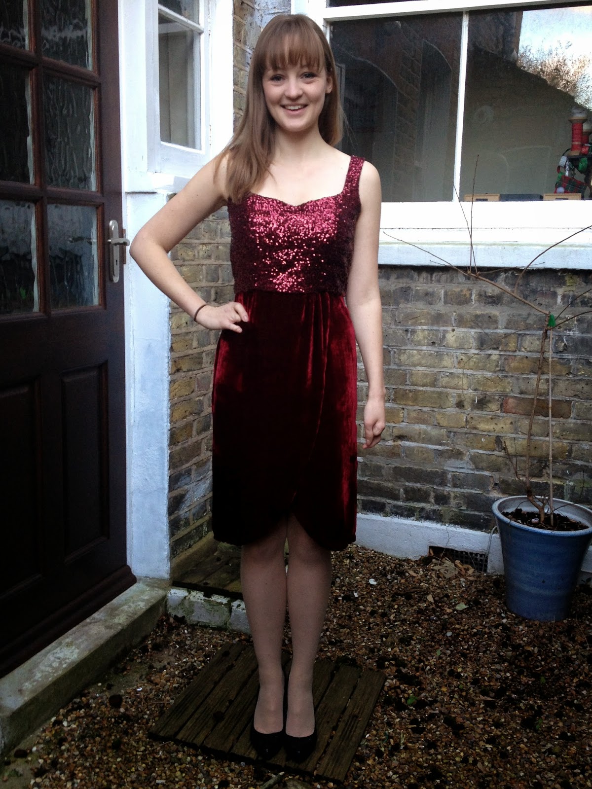 Diary of a Chain Stitcher: Sequin and Red Velvet Christmas Kim Dress