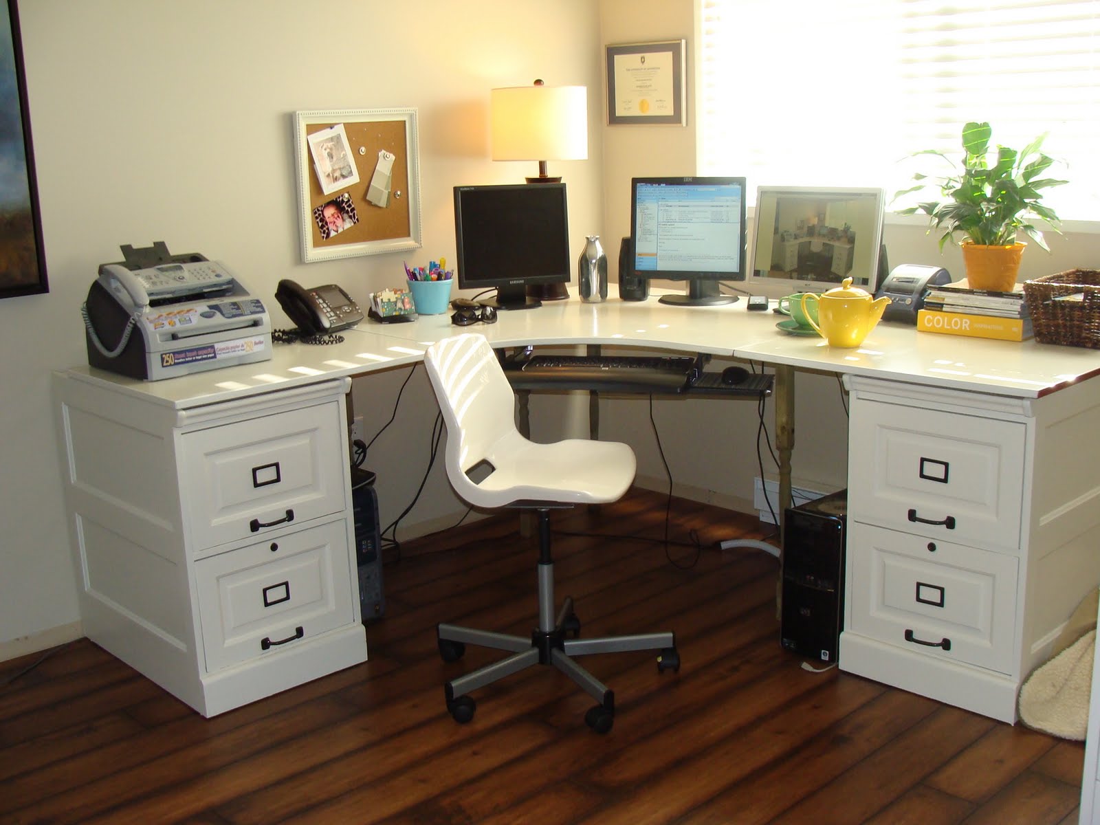 Simple Do It Yourself Desk for Small Space