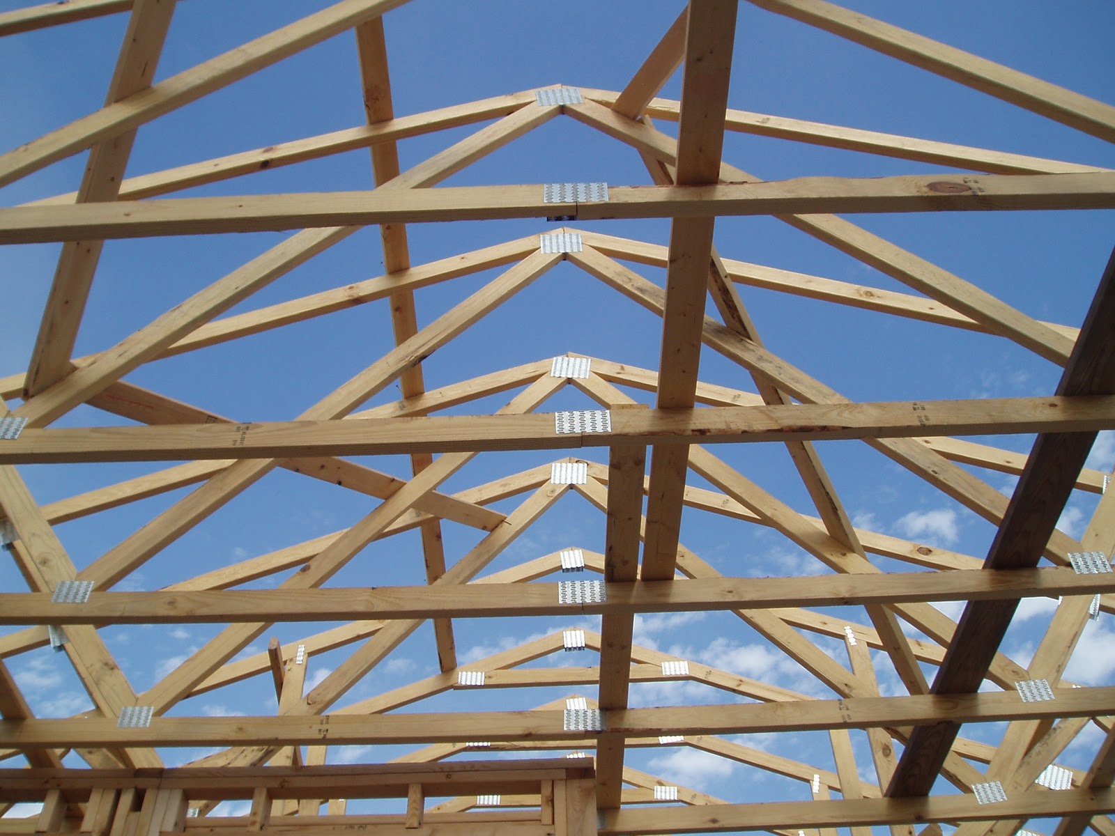 Bracing For Roof Trusses