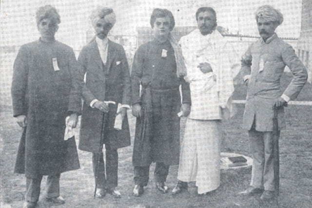 Swami+Vivekananda+with+other+Religious+Leaders+at+First+Religions+Parliament+-+Chicago,+USA+1893