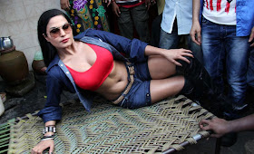 Veena Malik hot