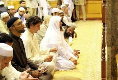 Justin Trudeau praying in a mosque.