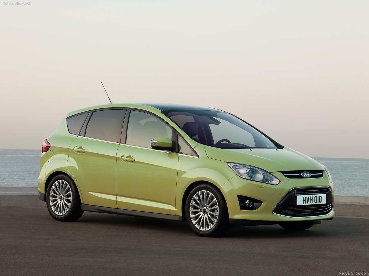 http://4.bp.blogspot.com/-M3eOHujkvqo/TWurlwcXHII/AAAAAAAACUo/Bie28GSLxVc/s1600/Ford-C-MAX_2011_1280x960_wallpaper_09.jpg