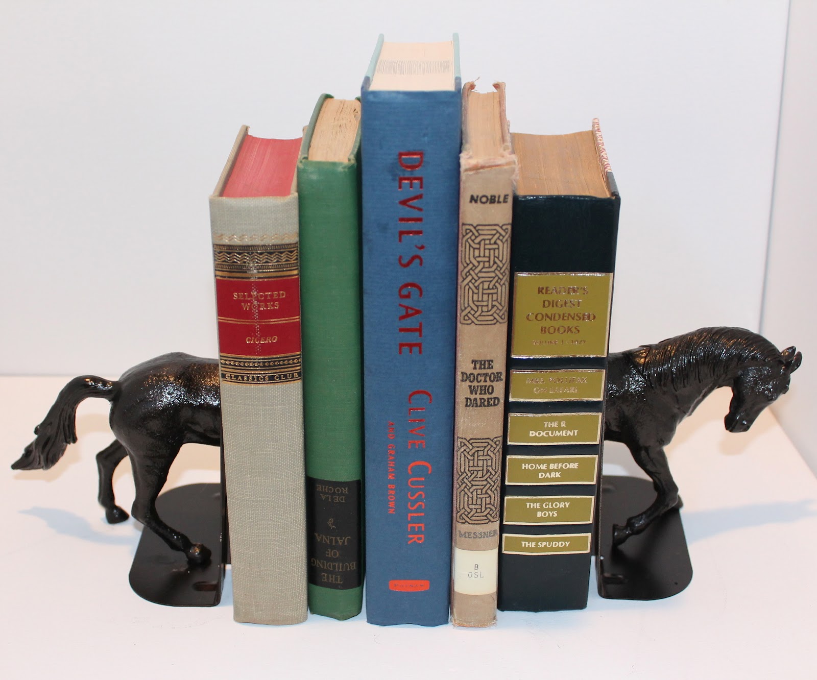 New Unique Bookends for Simple Design
