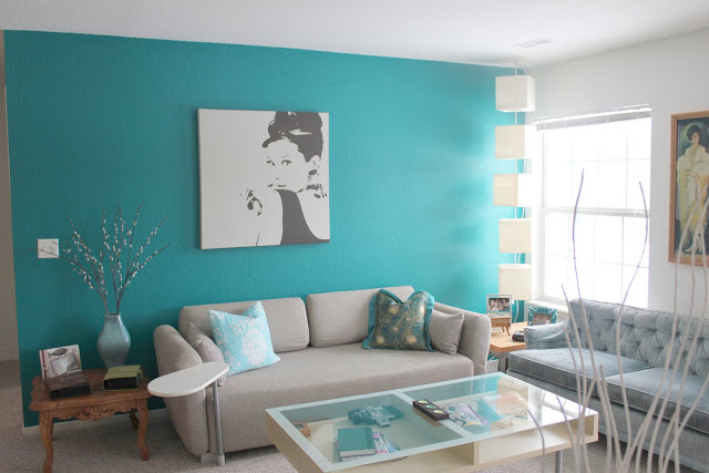 Sala De Estar Cinza E Turquesa ~ Bella sala decorada en color turquesa como fondo principal que crea un Sala De Estar Cinza E Turquesa ~ Bella sala decorada en color turquesa como fondo principal que crea un