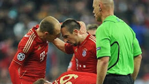 Ribery, Robben punches! on 20/04/2012