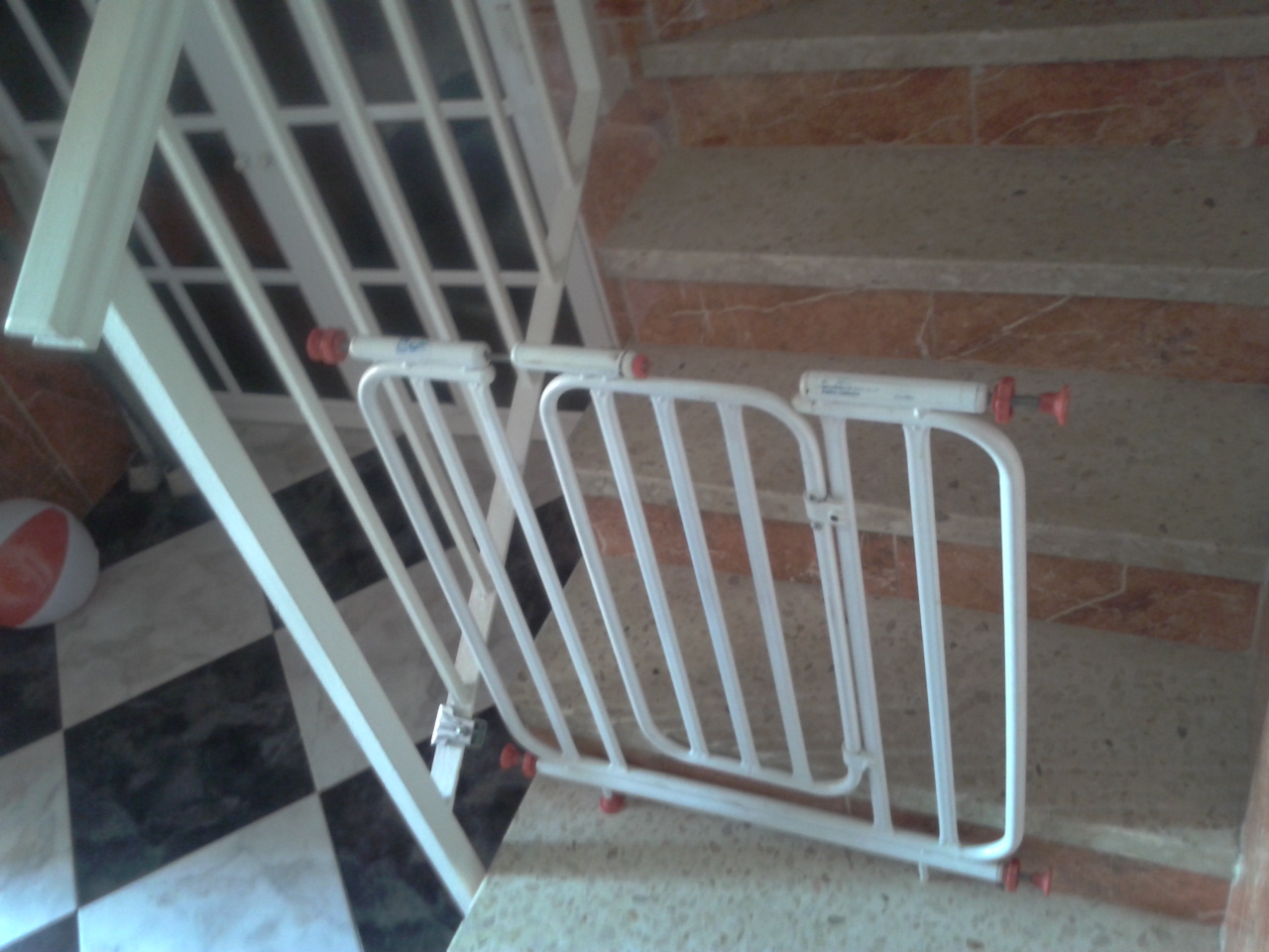 ...un Zero a la izquierda: Otra Puertas en la escalera para bebés