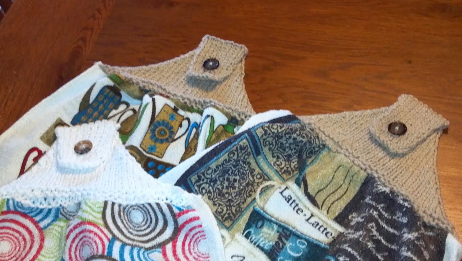 Kriskrafter Knitted Towel Topper Free Pattern!