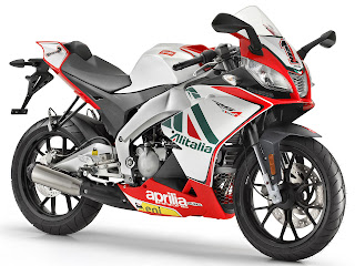 Click to view large (1600 x 1200 pixels) Gambar Motor Aprilia 2012 RS4 50 picture-4